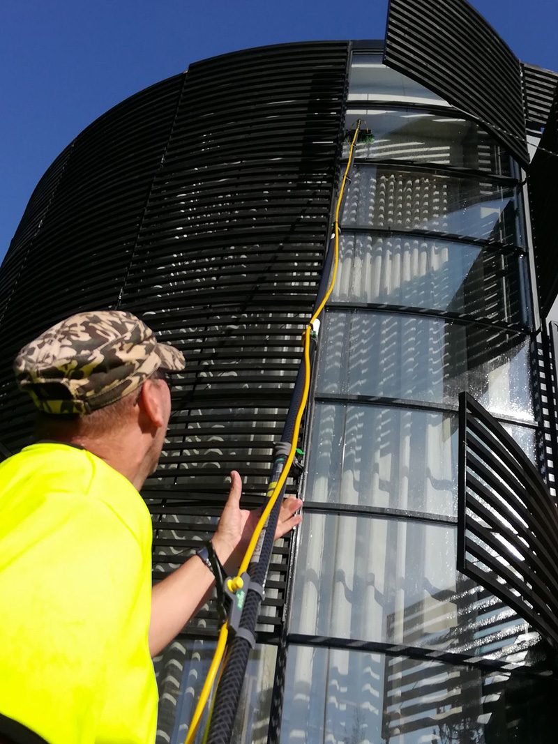 Ikkunat ja korkeat ikkunat, Joensuu.